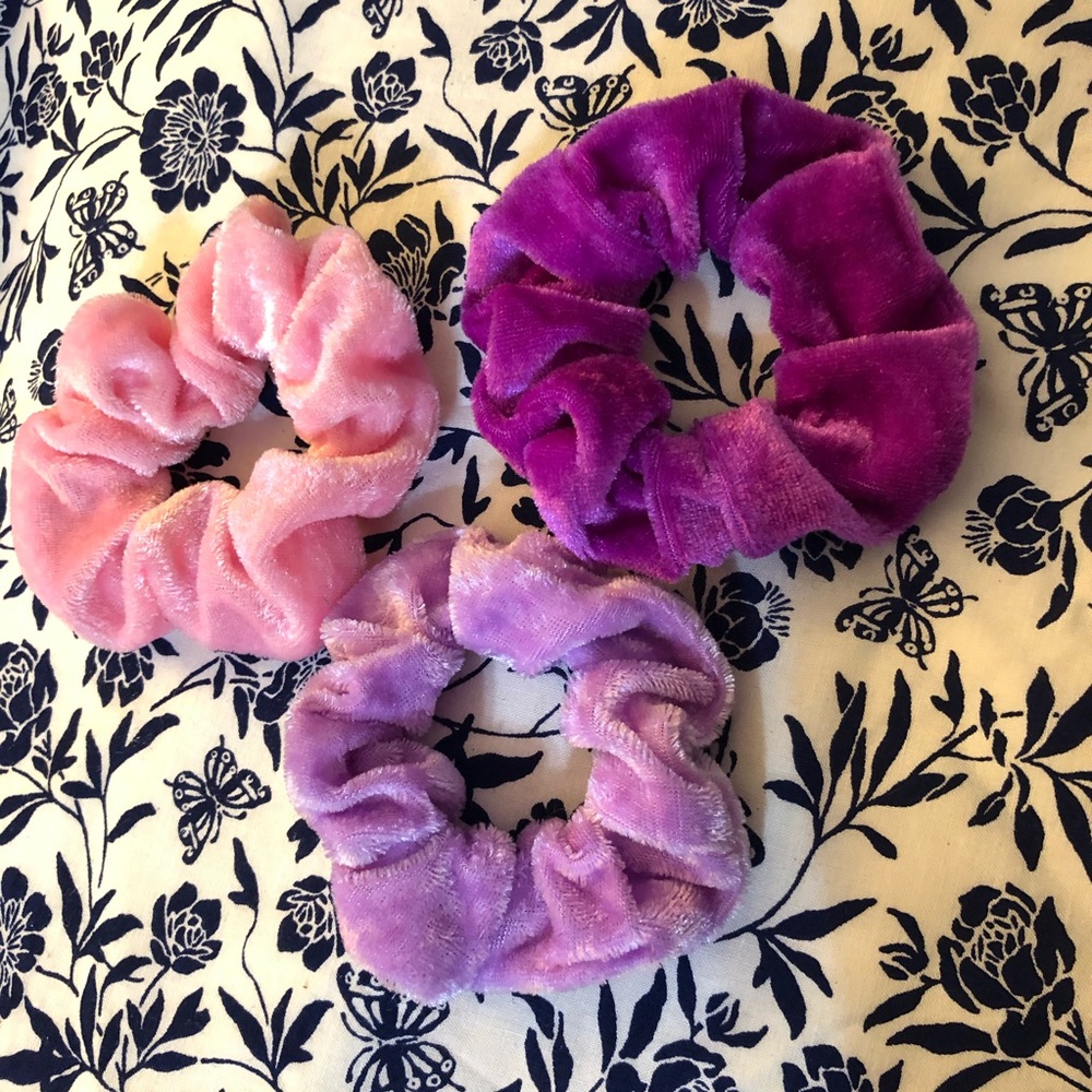 Trio of scrunchies purple and pink lot brand new